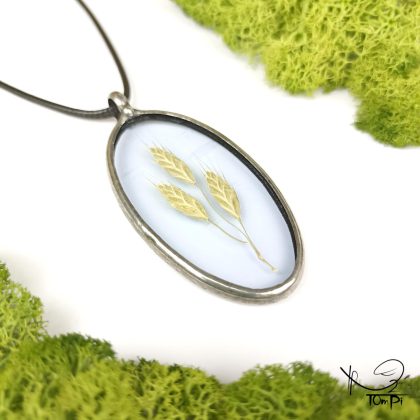 Szklany medalion z kwiatami, technika Tiffany, biżuteria ręcznie robiona, biżuteria artystyczna, rękodzieło artystyczne, rękodzieło, handmade, biżuteria artystyczna, biżuteria handmade, biżuteria damska, biżuteria męska, biżuteria ze szkła, szklana biżuteria, naszyjnik, szkło witrażowe