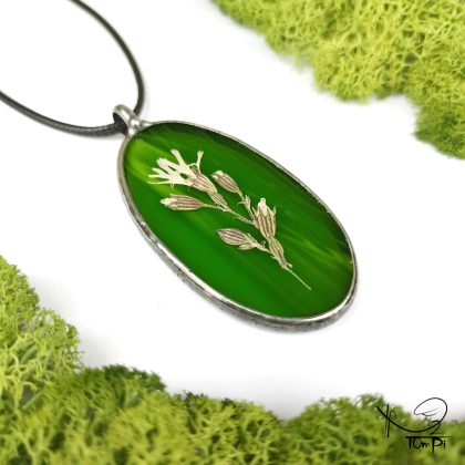 Szklany medalion z kwiatami, technika Tiffany, biżuteria ręcznie robiona, biżuteria artystyczna, rękodzieło artystyczne, rękodzieło, handmade, biżuteria artystyczna, biżuteria handmade, biżuteria damska, biżuteria męska, biżuteria ze szkła, szklana biżuteria, naszyjnik, szkło witrażowe
