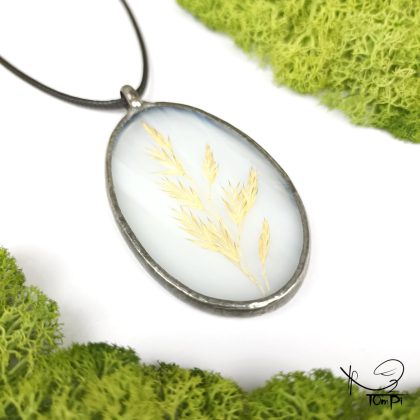 Szklany medalion z kwiatami, technika Tiffany, biżuteria ręcznie robiona, biżuteria artystyczna, rękodzieło artystyczne, rękodzieło, handmade, biżuteria artystyczna, biżuteria handmade, biżuteria damska, biżuteria męska, biżuteria ze szkła, szklana biżuteria, naszyjnik, szkło witrażowe