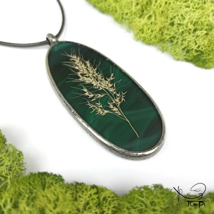 Szklany medalion z kwiatami, technika Tiffany, biżuteria ręcznie robiona, biżuteria artystyczna, rękodzieło artystyczne, rękodzieło, handmade, biżuteria artystyczna, biżuteria handmade, biżuteria damska, biżuteria męska, biżuteria ze szkła, szklana biżuteria, naszyjnik, szkło witrażowe