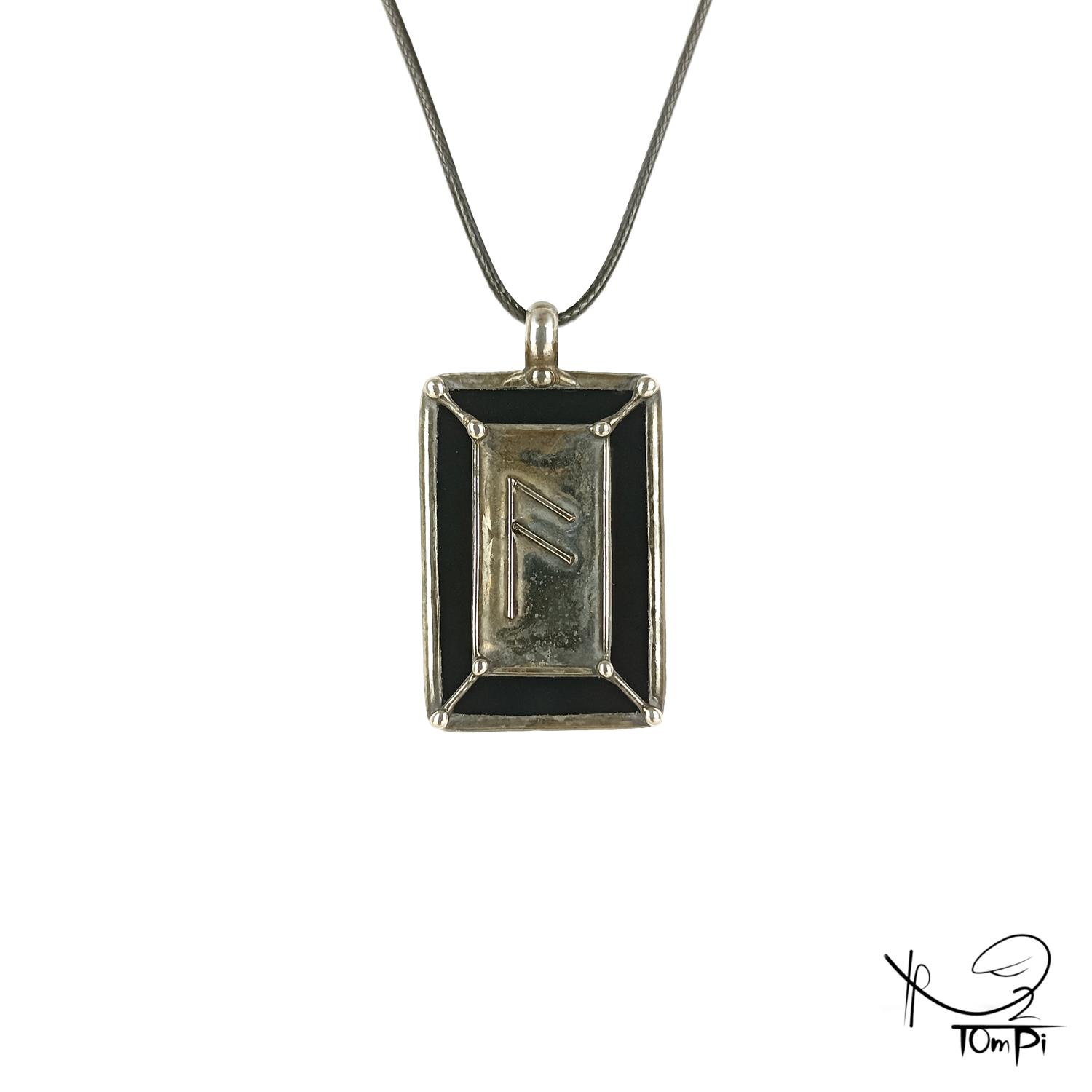 Szklana zawieszka z runą, technika Tiffany, biżuteria ręcznie robiona, biżuteria artystyczna, rękodzieło artystyczne, rękodzieło, handmade, runy, symbol, symbolika, biżuteria artystyczna, biżuteria handmade, biżuteria damska, biżuteria męska, biżuteria ze szkła, szklana biżuteria, naszyjnik, szkło witrażowe