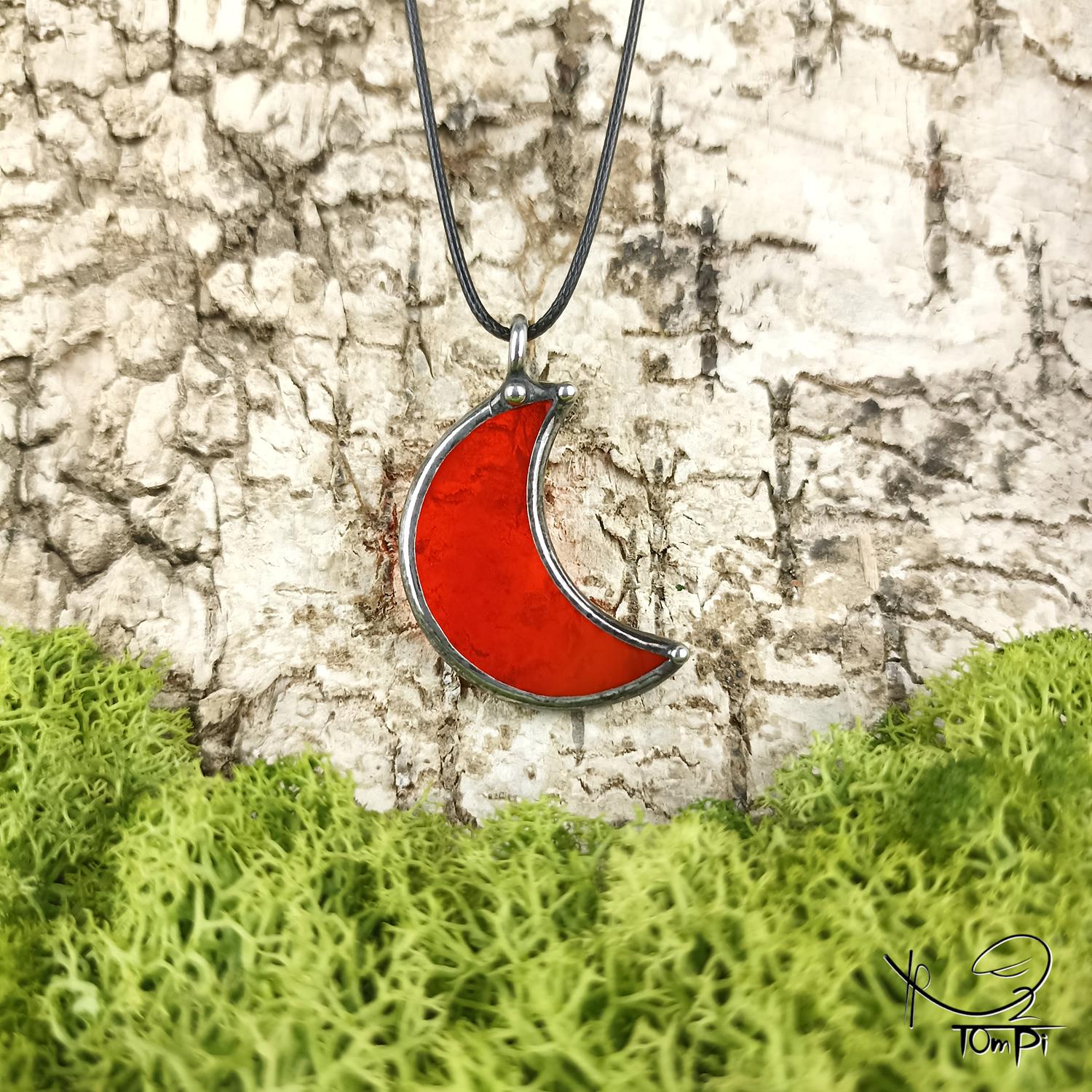 Szklana zawieszka księżyc, technika Tiffany, biżuteria ręcznie robiona, biżuteria artystyczna, rękodzieło artystyczne, rękodzieło, handmade, symbol, symbolika, biżuteria artystyczna, biżuteria handmade, biżuteria damska, biżuteria męska, biżuteria ze szkła, szklana biżuteria, naszyjnik, szkło witrażowe