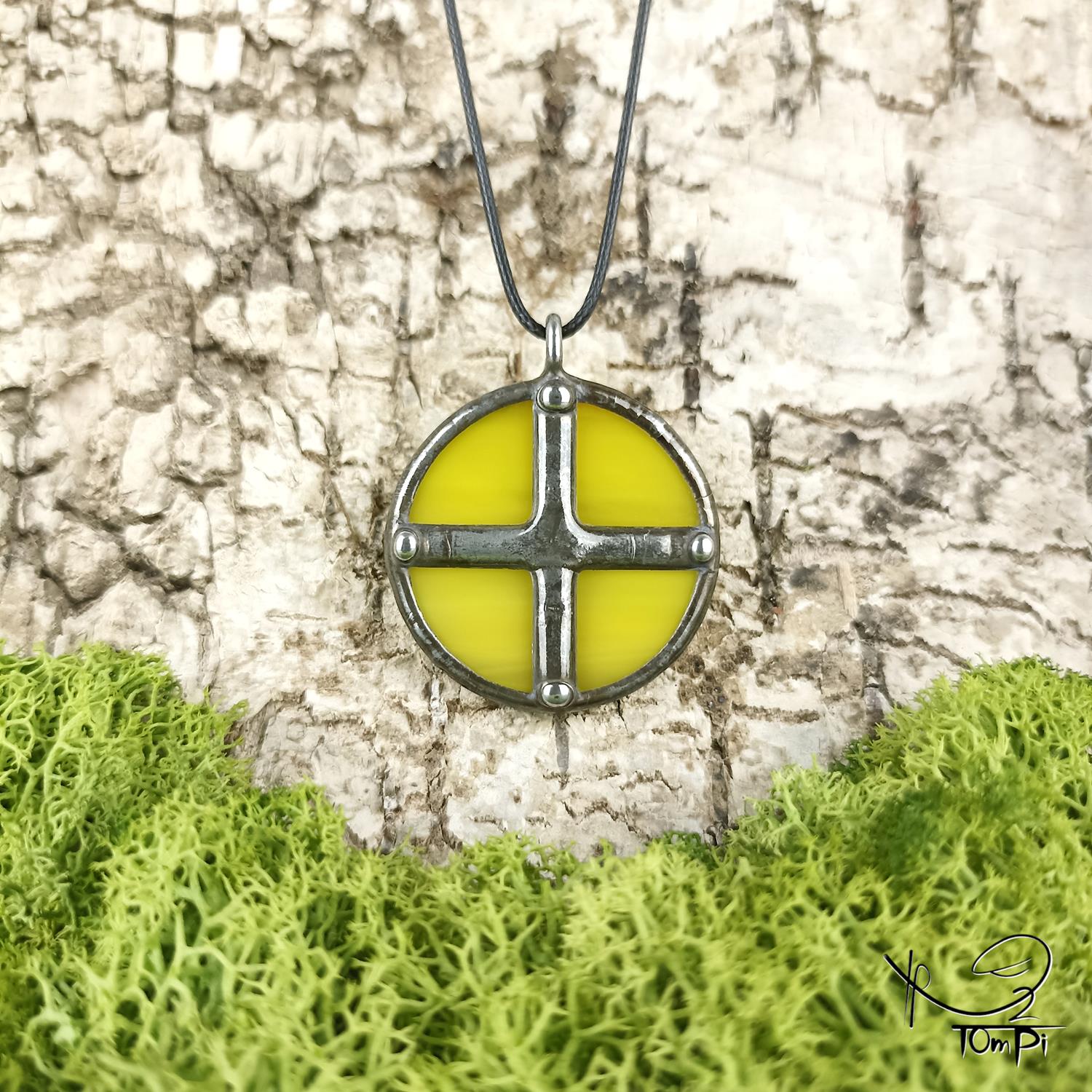 Szklana zawieszka słowiańska, technika Tiffany, biżuteria ręcznie robiona, biżuteria artystyczna, rękodzieło artystyczne, rękodzieło, handmade, słowiańskie, symbol, symbolika, biżuteria artystyczna, biżuteria handmade, biżuteria damska, biżuteria męska, biżuteria ze szkła, szklana biżuteria, naszyjnik, szkło witrażowe