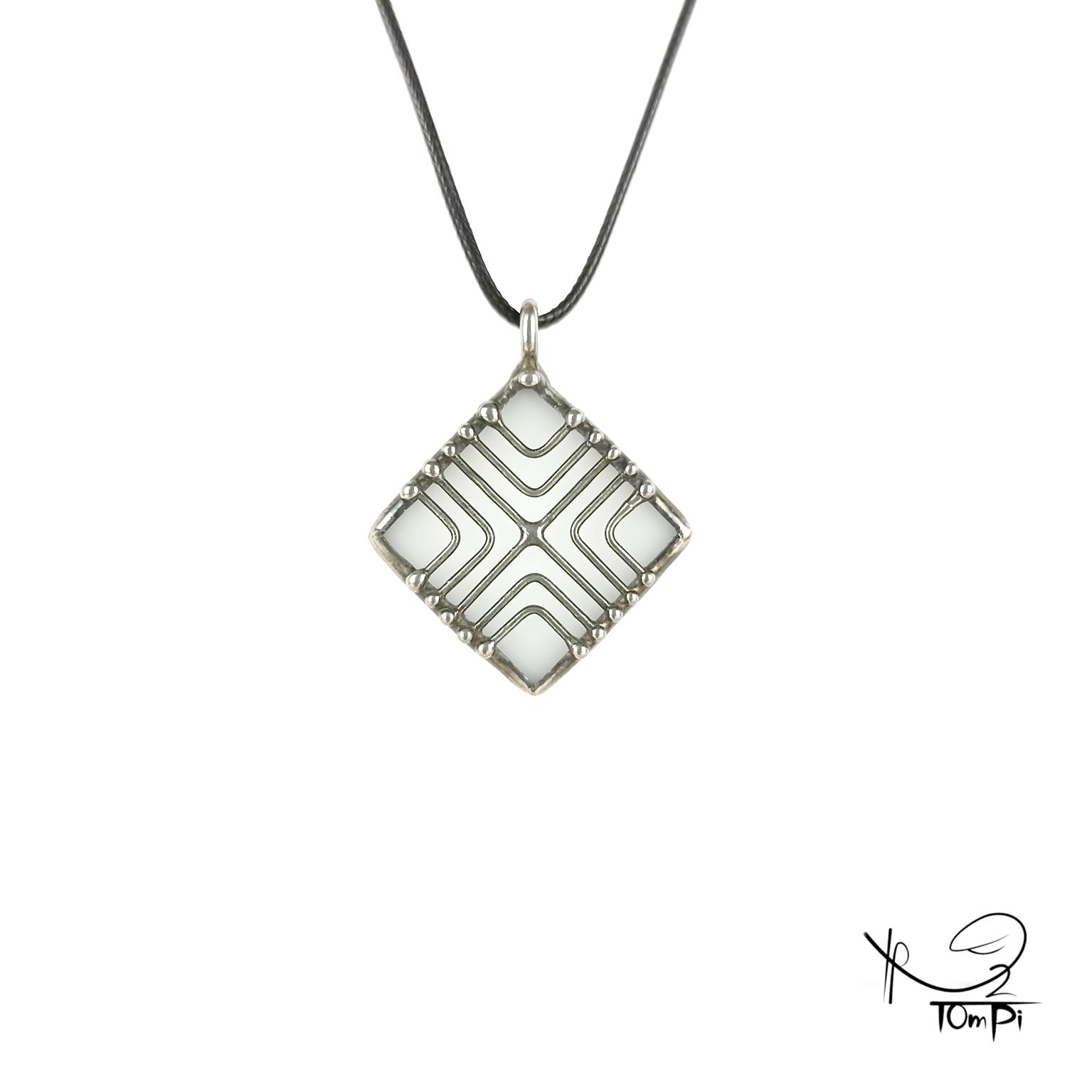 Szklana zawieszka słowiańska, technika Tiffany, biżuteria ręcznie robiona, biżuteria artystyczna, rękodzieło artystyczne, rękodzieło, handmade, słowiańskie, symbol, symbolika, biżuteria artystyczna, biżuteria handmade, biżuteria damska, biżuteria męska, biżuteria ze szkła, szklana biżuteria, naszyjnik, szkło witrażowe