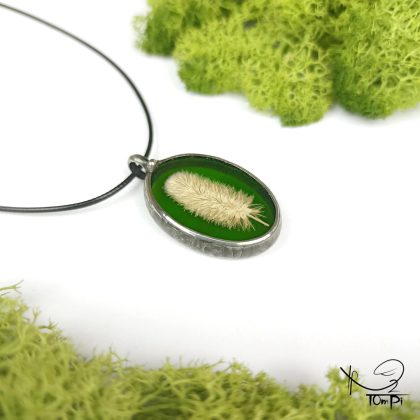 Szklany medalion z kwiatem, technika Tiffany, biżuteria ręcznie robiona, rękodzieło artystyczne, handmade, biżuteria artystyczna, biżuteria handmade, biżuteria damska, biżuteria męska, biżuteria ze szkła, szklana biżuteria, naszyjnik, szkło witrażowe