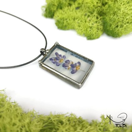 Szklany medalion z kwiatem, technika Tiffany, biżuteria ręcznie robiona, rękodzieło artystyczne, handmade, biżuteria artystyczna, biżuteria handmade, biżuteria damska, biżuteria męska, biżuteria ze szkła, szklana biżuteria, naszyjnik, szkło witrażowe