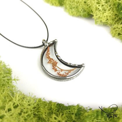 Szklany medalion z kwiatem, technika Tiffany, biżuteria ręcznie robiona, rękodzieło artystyczne, handmade, biżuteria artystyczna, biżuteria handmade, biżuteria damska, biżuteria męska, biżuteria ze szkła, szklana biżuteria, naszyjnik, szkło witrażowe
