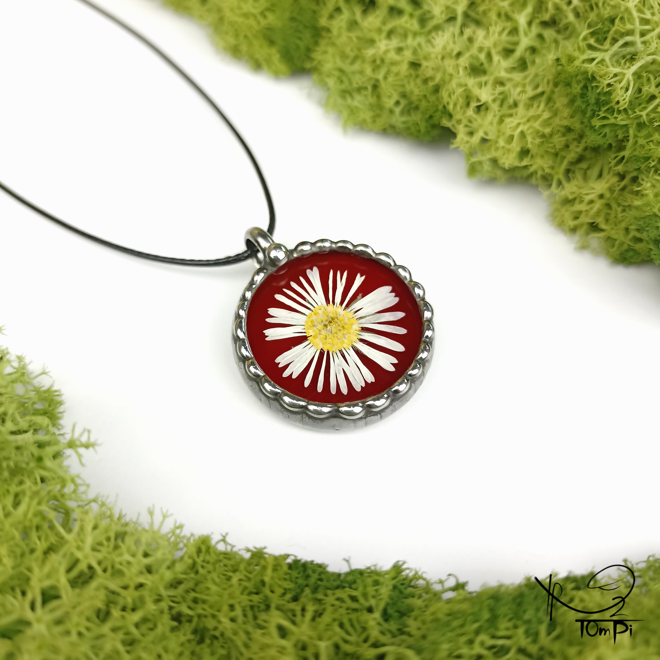 Szklany medalion z kwiatem, technika Tiffany, biżuteria ręcznie robiona, rękodzieło artystyczne, handmade, biżuteria artystyczna, biżuteria handmade, biżuteria damska, biżuteria męska, biżuteria ze szkła, szklana biżuteria, naszyjnik, szkło witrażowe