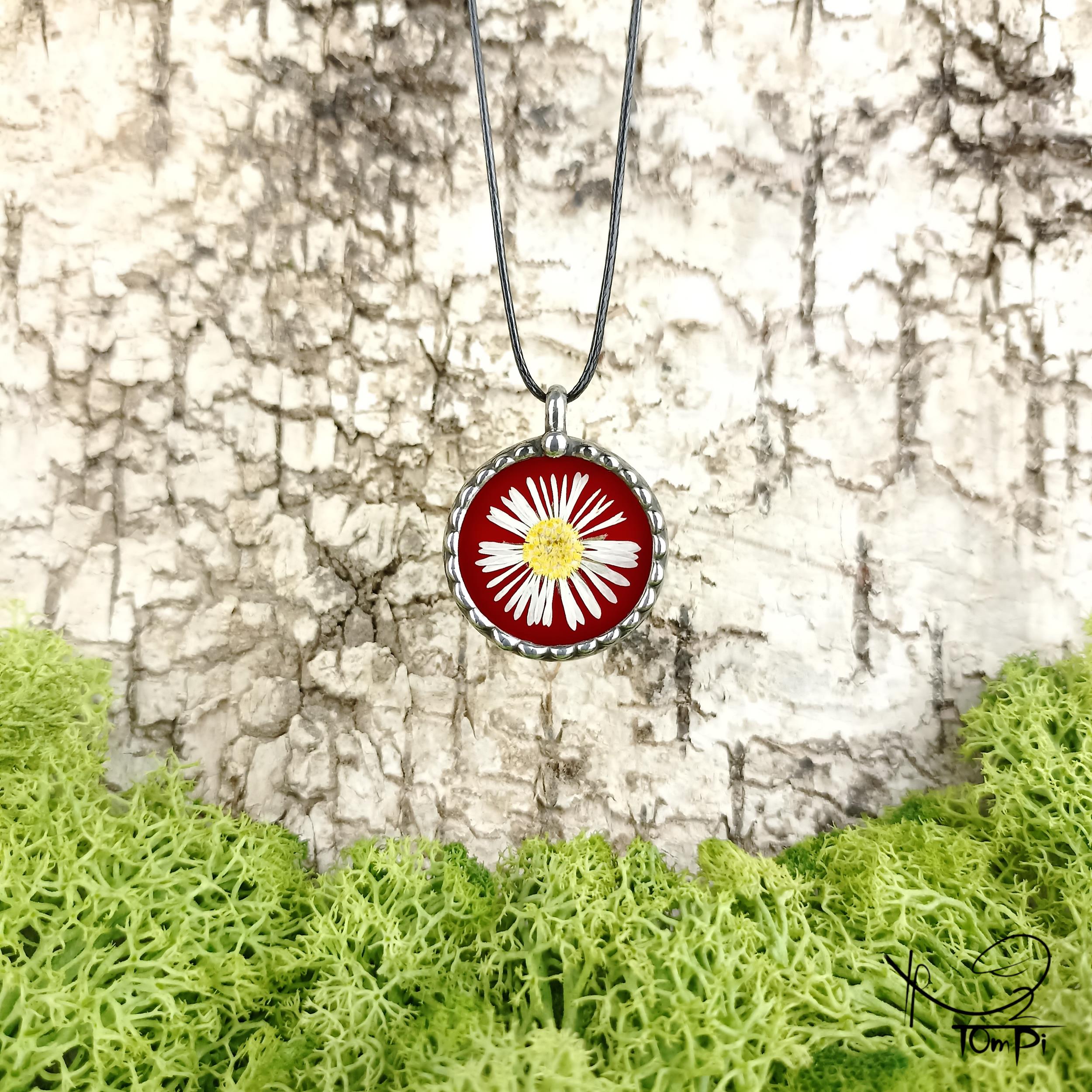 Szklany medalion z kwiatem, technika Tiffany, biżuteria ręcznie robiona, rękodzieło artystyczne, handmade, biżuteria artystyczna, biżuteria handmade, biżuteria damska, biżuteria męska, biżuteria ze szkła, szklana biżuteria, naszyjnik, szkło witrażowe